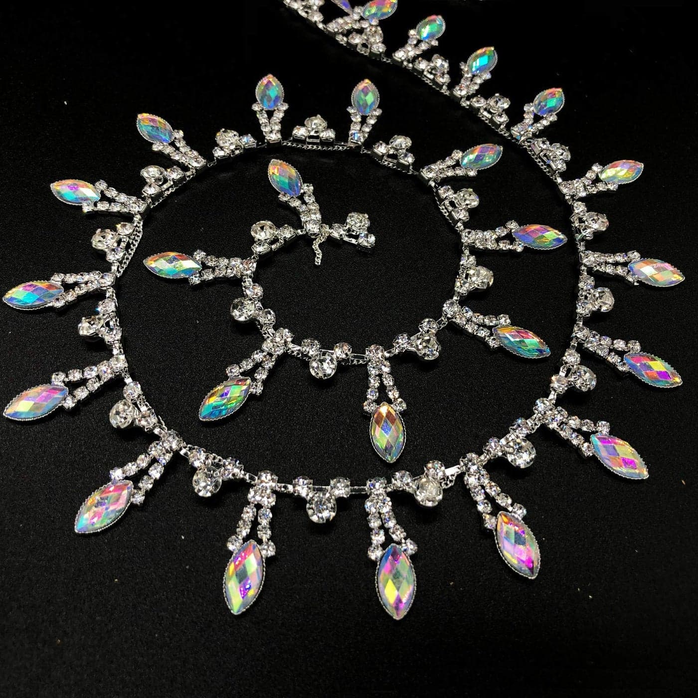 Towenm 1 Yard Rhinestone Tassel Chain Trim Crystal Close Chain Applique for Sewing Crafts Wedding Bridal Party Christmas DIY Decoration Silver 1 Yard