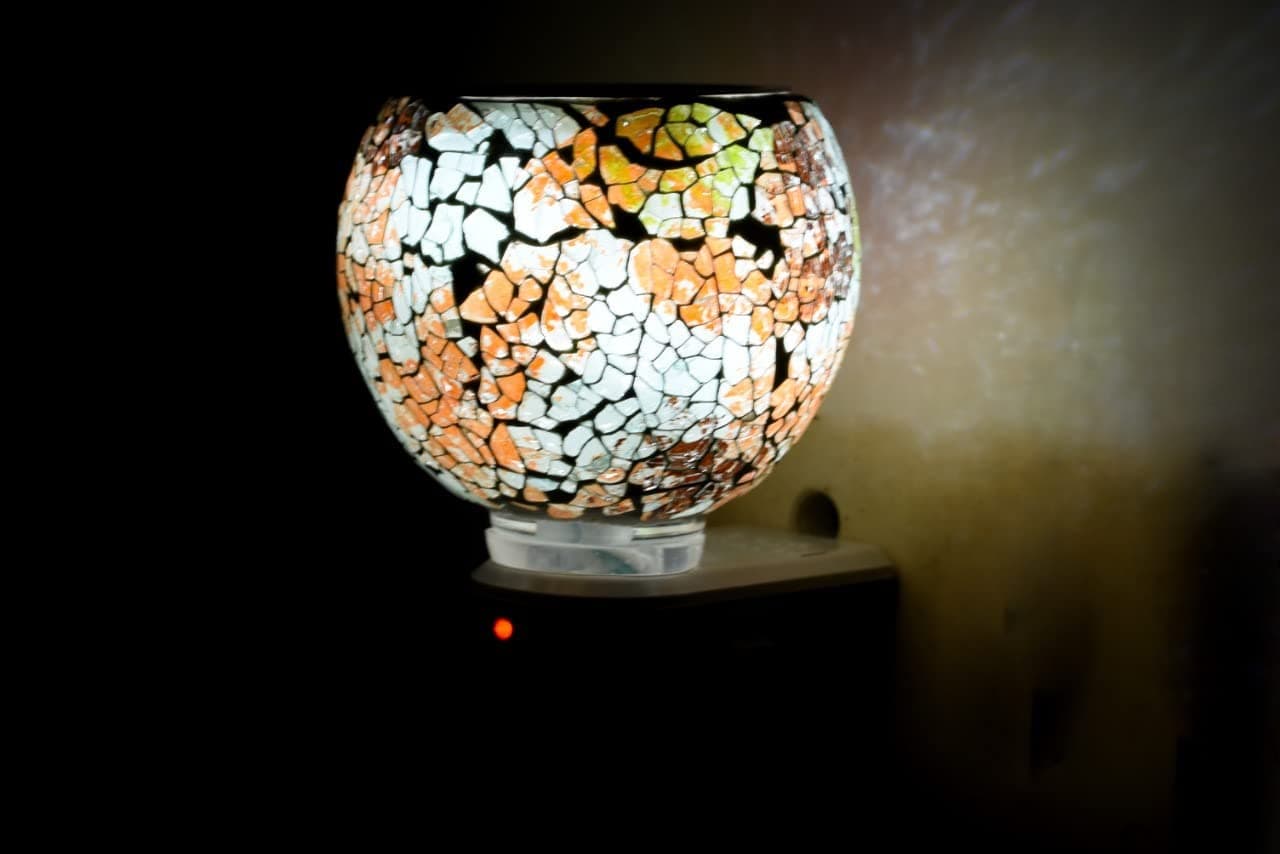 Krishi Electric Kapoor Dani Stand Kapur Incense BurnerBeautiful Smart Ceramic Kapoor DaniAroma Oil Burner Cum Night Lamp with Switch Design On The Kapoordani May Vary Classy Glass PM 9
