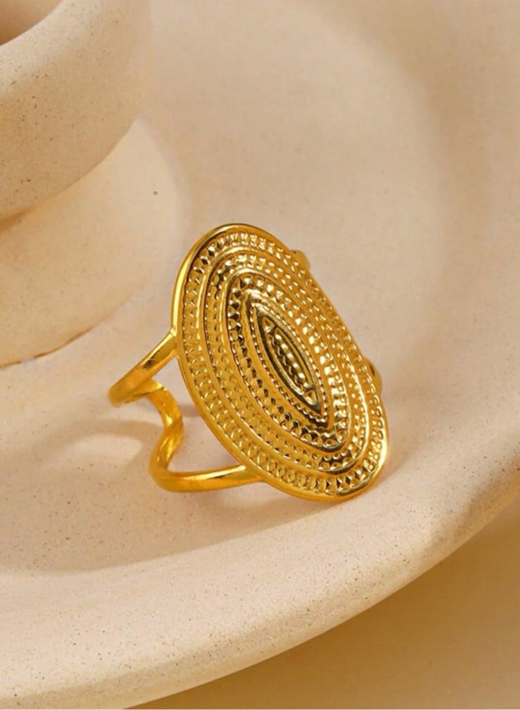 Stylish 18k Gold Plated Stainless Steel Ring For Women One Size