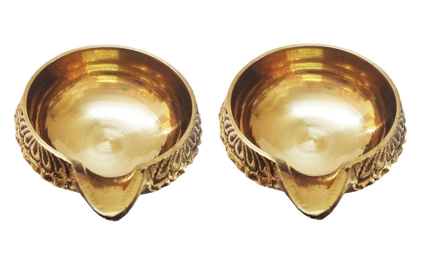 Yamkay Brass Oil Lamp Diya/Vilakku Diya for Puja, Kubera Deepam for Diwali Pooja Festive Gifts (Small, 2)