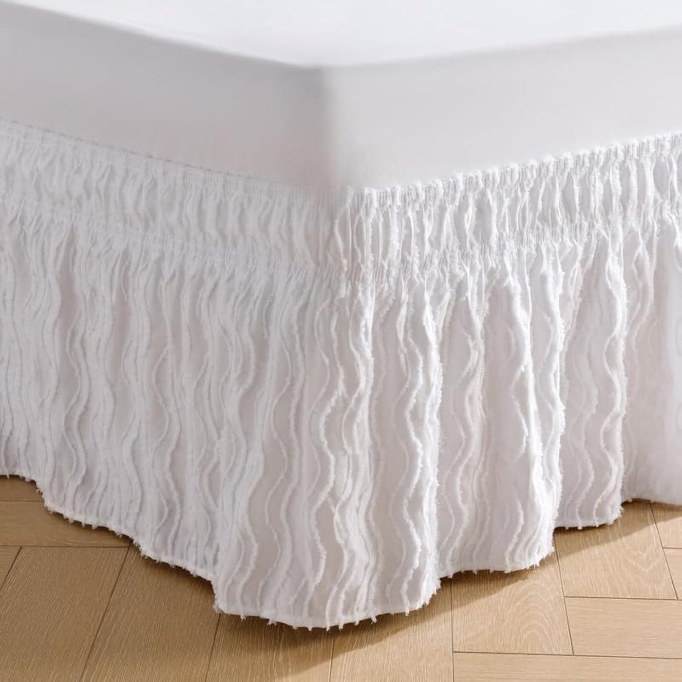MIYE Wavy Tufted Bed Skirt Wrap Around Dust Ruffle with Elastic Belts 15 Inch Drop Easy to Put On Bedskirt Machine Washable Wrinkle ResistantWavyWhite KingQueen15 Drop