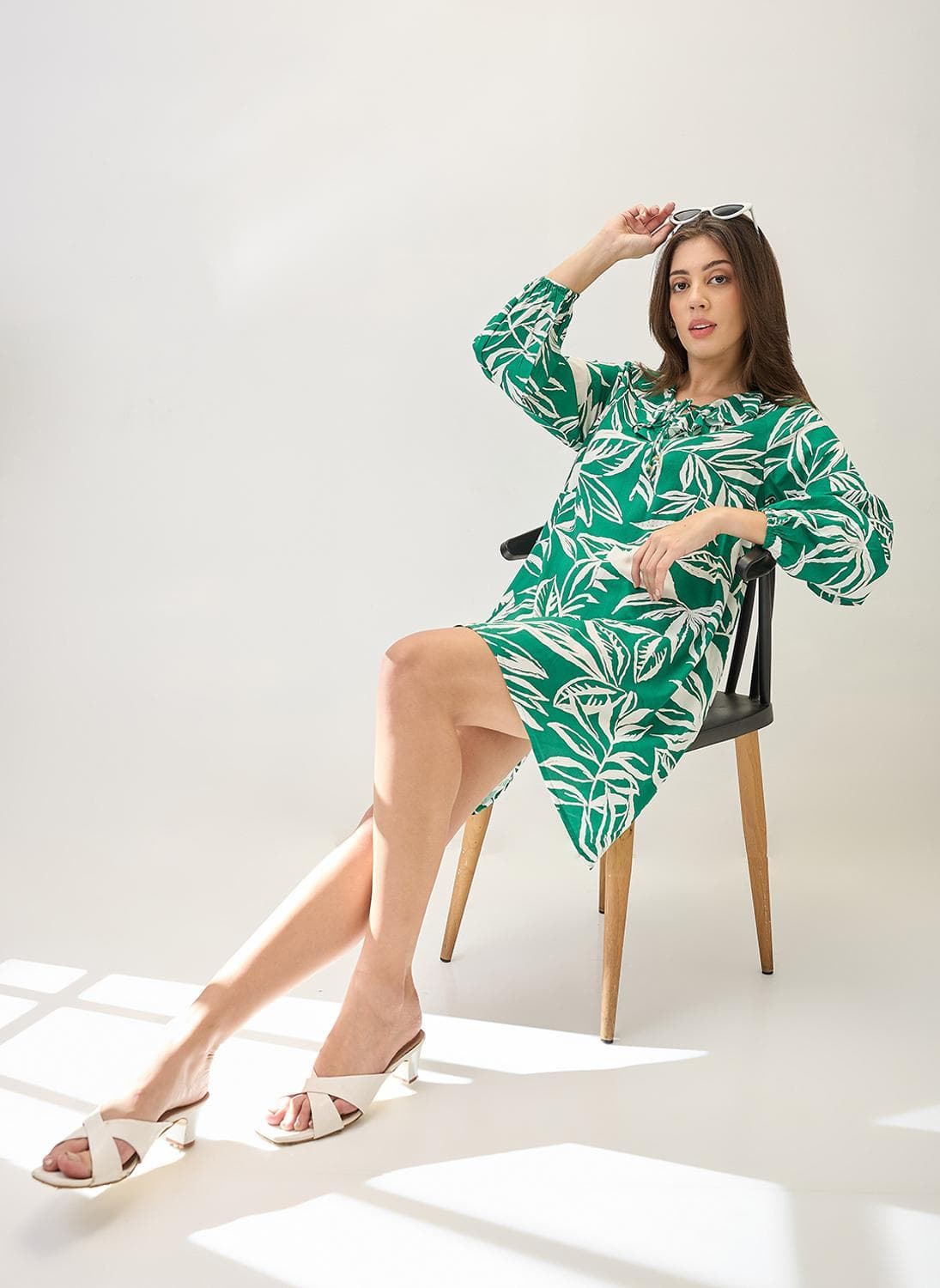 Globus Women Tropical Print Ruffled V-Neck Bishop Sleeves Mini A-Line Dress