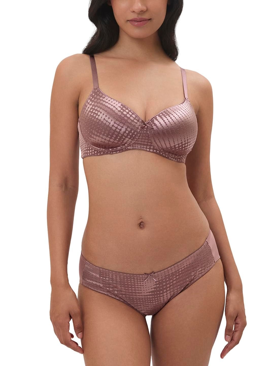 Triumph Jacquard Shine Spotlight Bra for Women | Lightly Padded Non Wired | Seamless Moulded Cups | Racerback Convertible | Soft Strechable Fabric | Invisible Under Clothes | Pack of 1