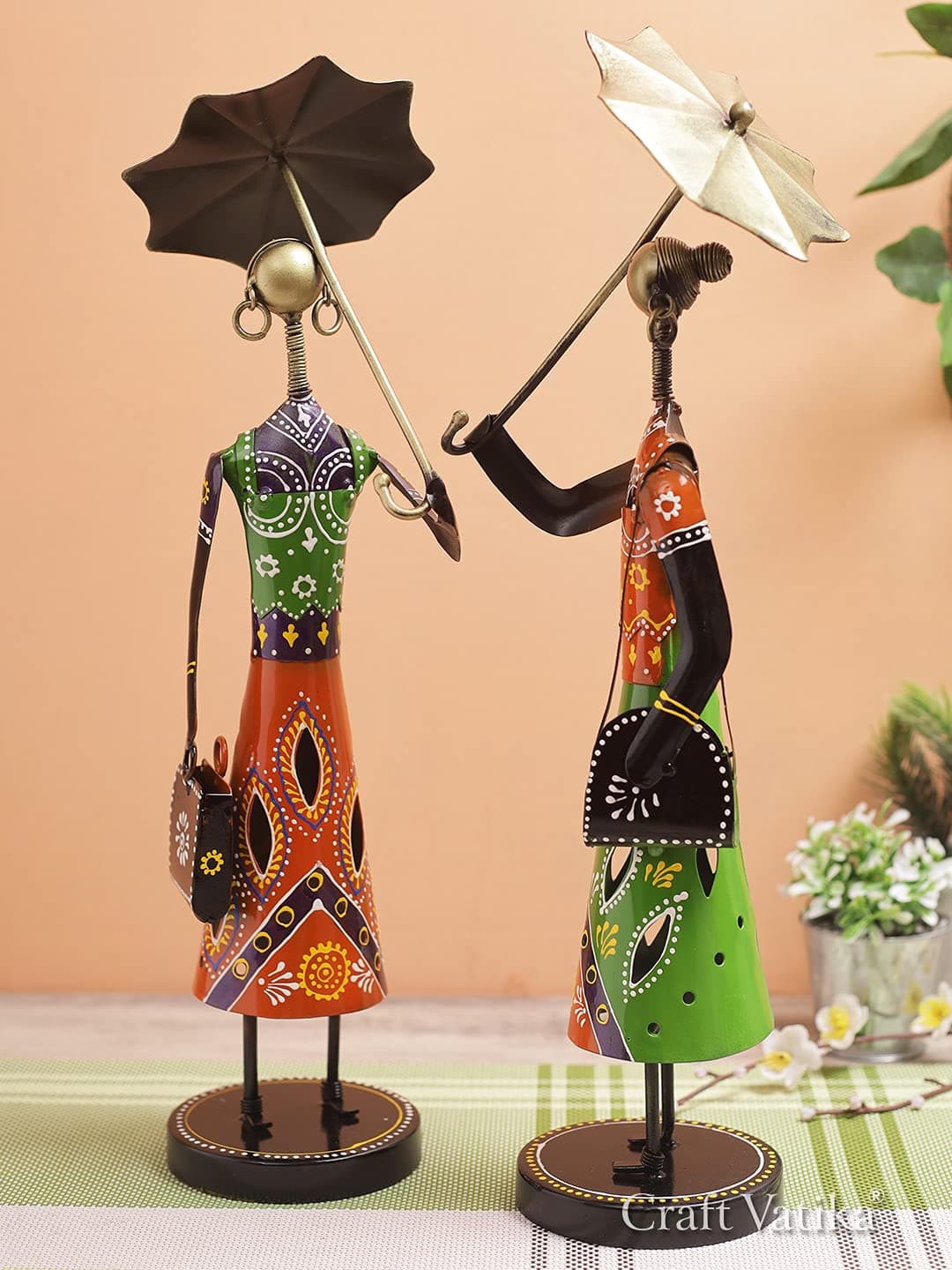 CraftVatika Metal Fashion Dolls with Umbrella Statue Decorative Showpiece Items for Home Decor Living Room Bedroom Table Desk Decoration Gifts
