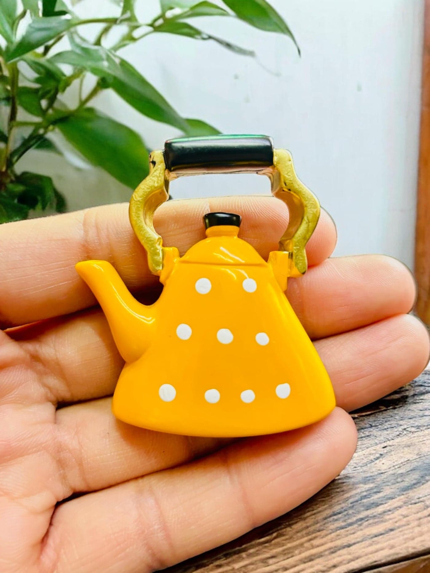 WARMINGO DE Kettle Miniature Fridge Magnet | Home Decor Item | Kitchen Decor Item | Imported Fridge Magnets (Yellow), 1 Piece