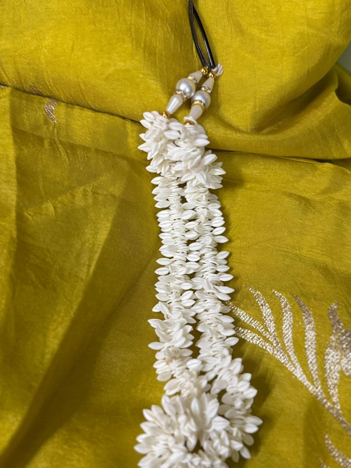 Gajra for Hair Artificial Scented Jasmine Flowers Hairbun White Hair Flowers for Women Rubber Band Reusable Traditional gajra Hair Accessories Bun Bracelet Juda Wedding