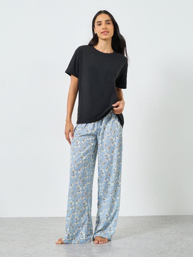 Solid Pocket T-Shirt and Cat Print Pyjama Set