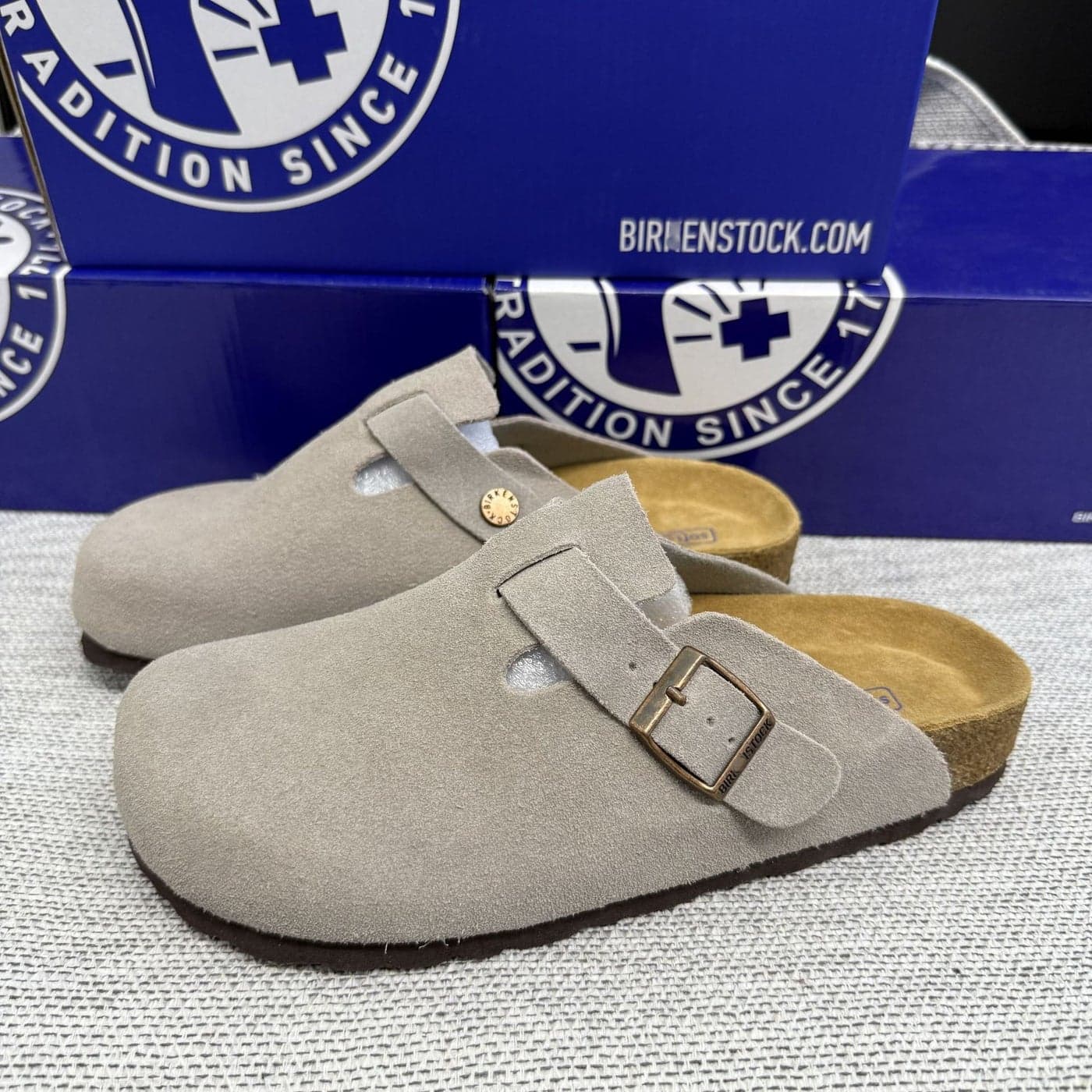 Birkenstock Shoes, Slip-On Closed-Toe Half-Slippers, Unisex, Suitable For Outdoor Wear, Genuine Leather, Cork Sole, Casual Shoes, Retro Birkenstock Shoes