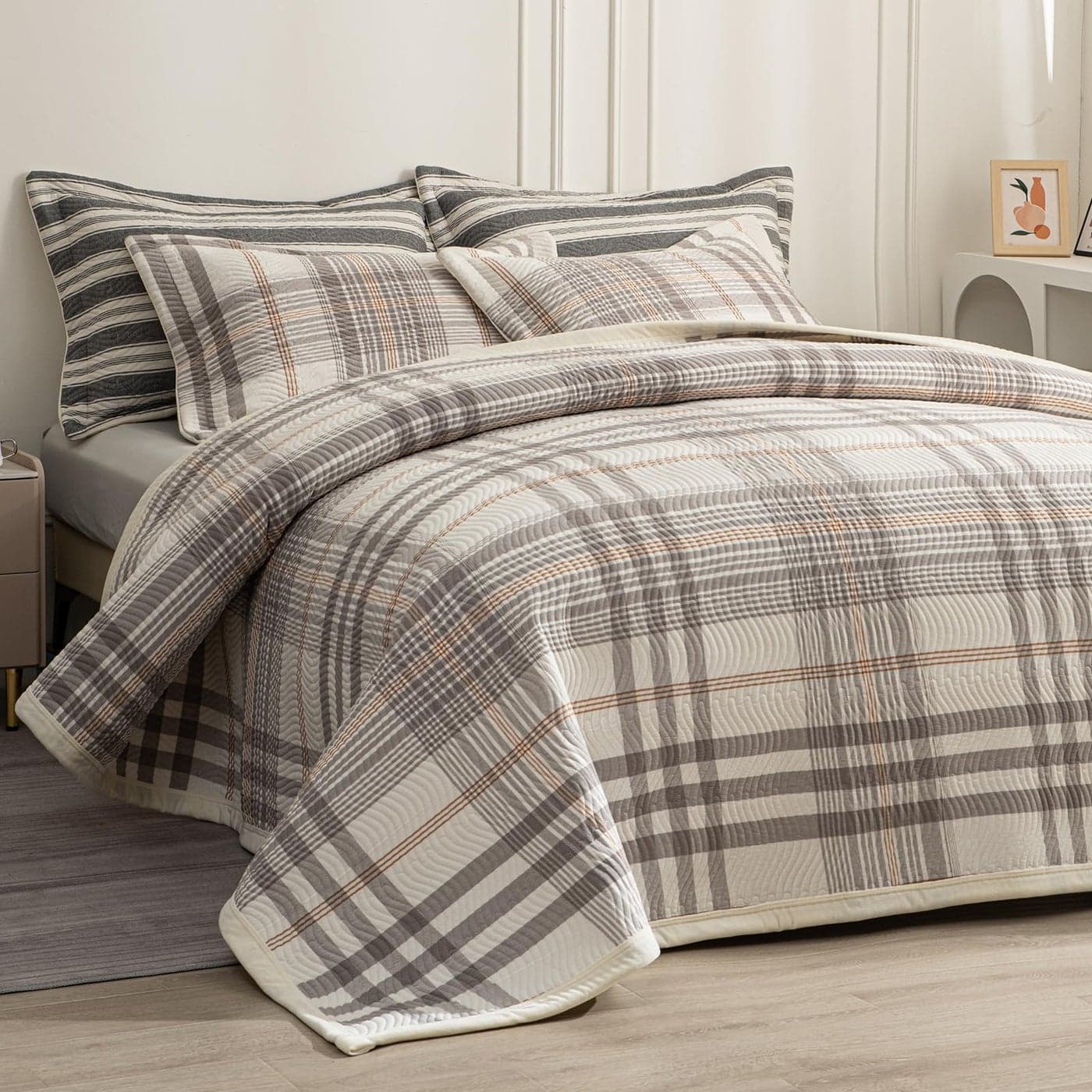 tohrisa Cotton Plaid Quilt Set Ultra Soft 3 Pieces Queen Size Bedding with 2 Pillow Shams Lightweight Reversible Coverlet Bedspread with Wave Quilting for Summer 90x96 GridGrey White