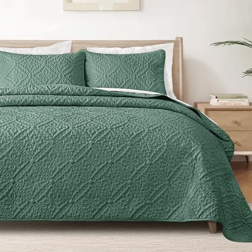 Exclusivo Mezcla Queen Quilt Bedding Set, Lightweight Soft Bedspreads Coverlets with 2 Pillow Shams, Modern Green Quilts Queen Full Size for All Seasons