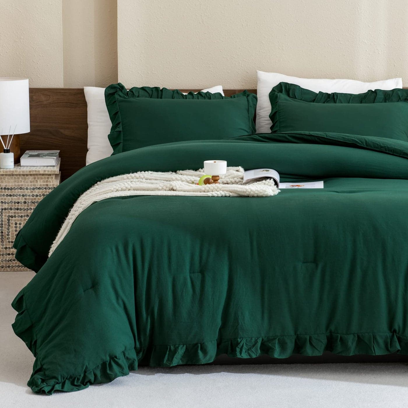 Andency Dark Emerald Green Comforter Set Queen 3 Pieces Solid Ruffle Farmhouse Bedding Set for Queen Bed Lightweight Soft Ruffled Bed Comforter Set for All Seasons