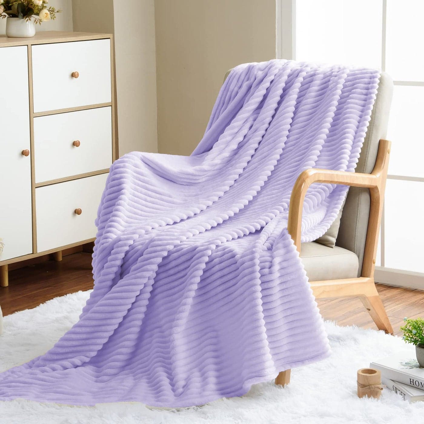 Vessia Flannel Fleece Throw Blanket for Couch,Sofa,Bed, 300GSM Striped Lavender Blanket Throw for Adults and Kids, Super Soft Warm Cozy Lightweight Ribbed Lilac Throw for All-Season(Light Purple)