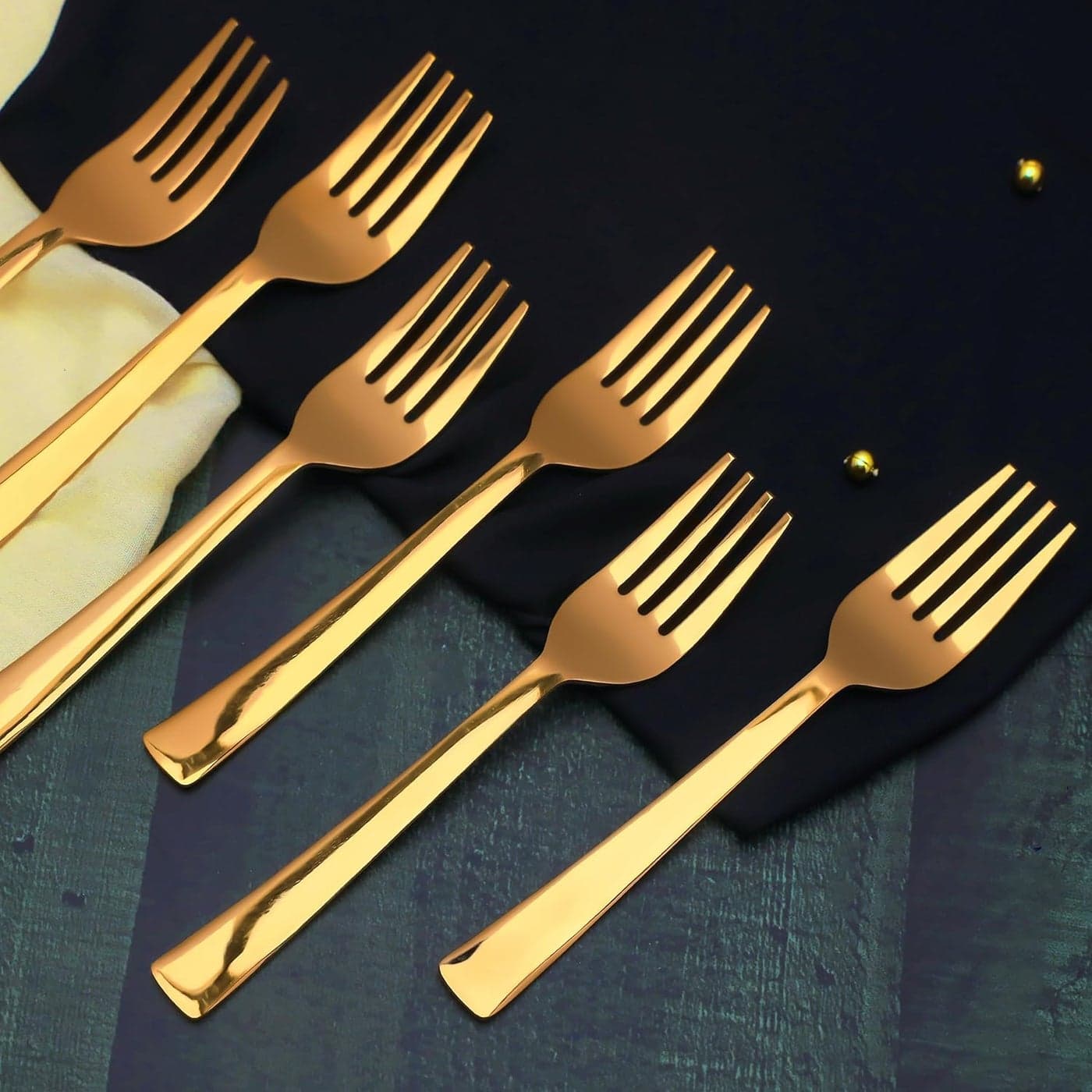 Parage 6 Pieces Stainless Steel Golden Forks Set 16 cm Long Premium Forks Cutlery for Home Kitchen Luxury Dining Tableware Gift for House Warming6 Gold Dinner Forks