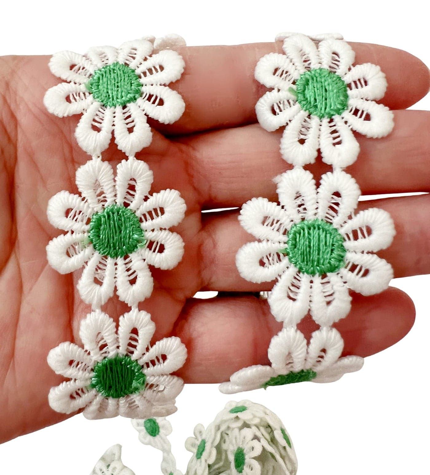 PEPPERLONELY 2 Yards Lace Trim Daisy Flower Ribbon Trim for Clothes Dress Sewing Flower Making Home Party Wedding Decoration WhiteGreen