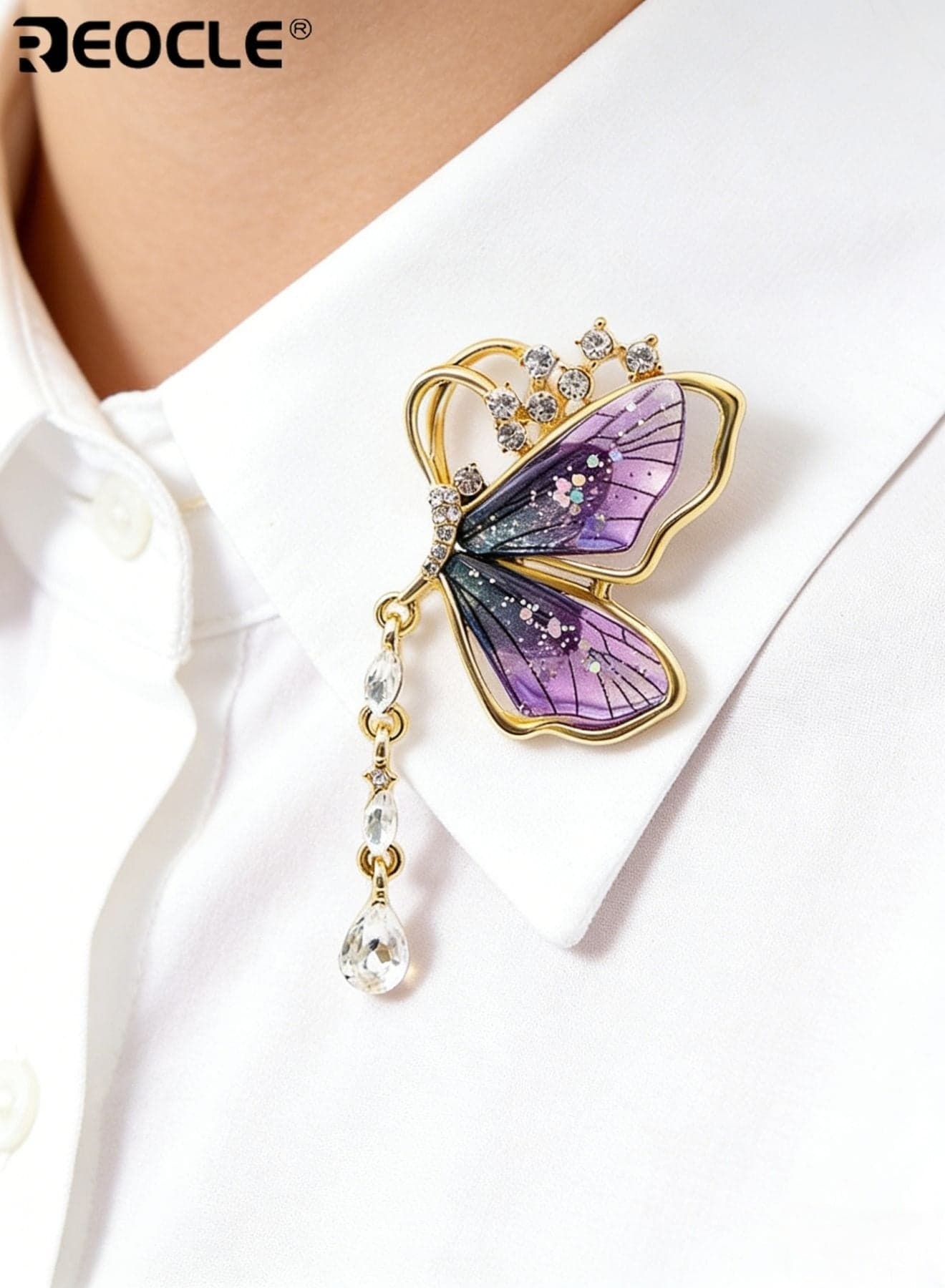 Women's Pendant Brooch Elegant Butterfly Pin Iridescent Wing & Crystal-Accent Design for Statement-Making Outfit Styling