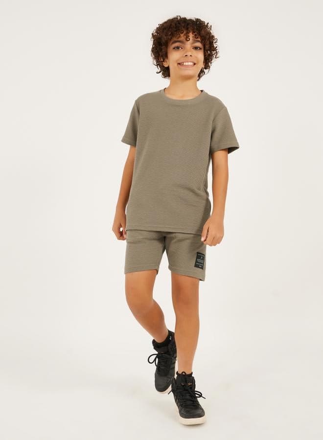 Textured T-Shirt Detail And Shorts With Badge Set