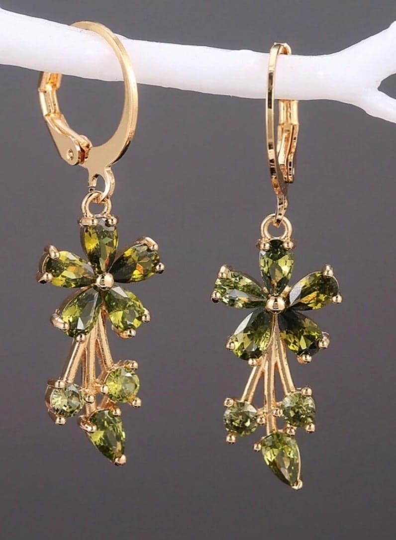 Trendy And Elegant Earrings For Women