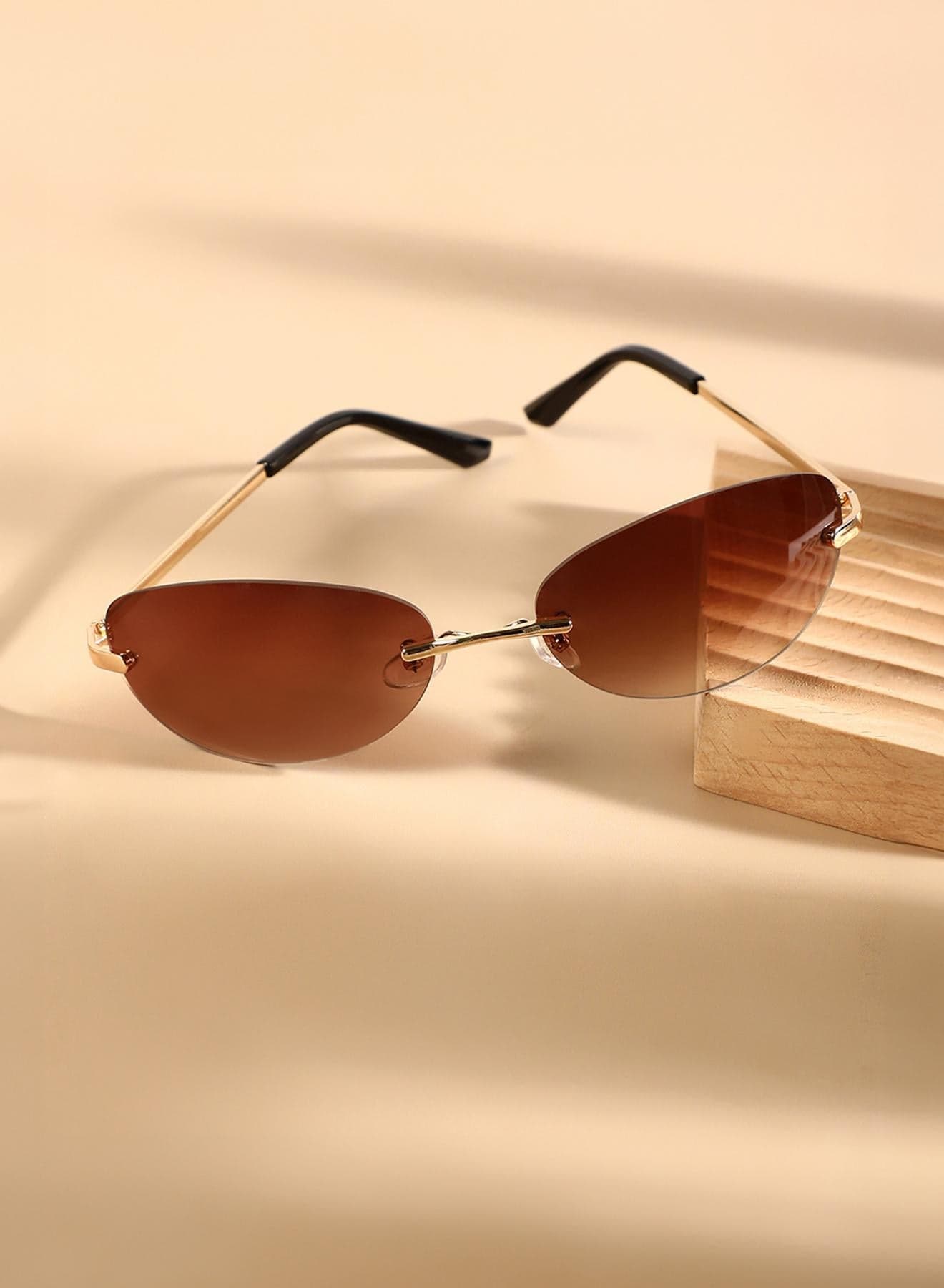 The Minimal Oval Sunglasses