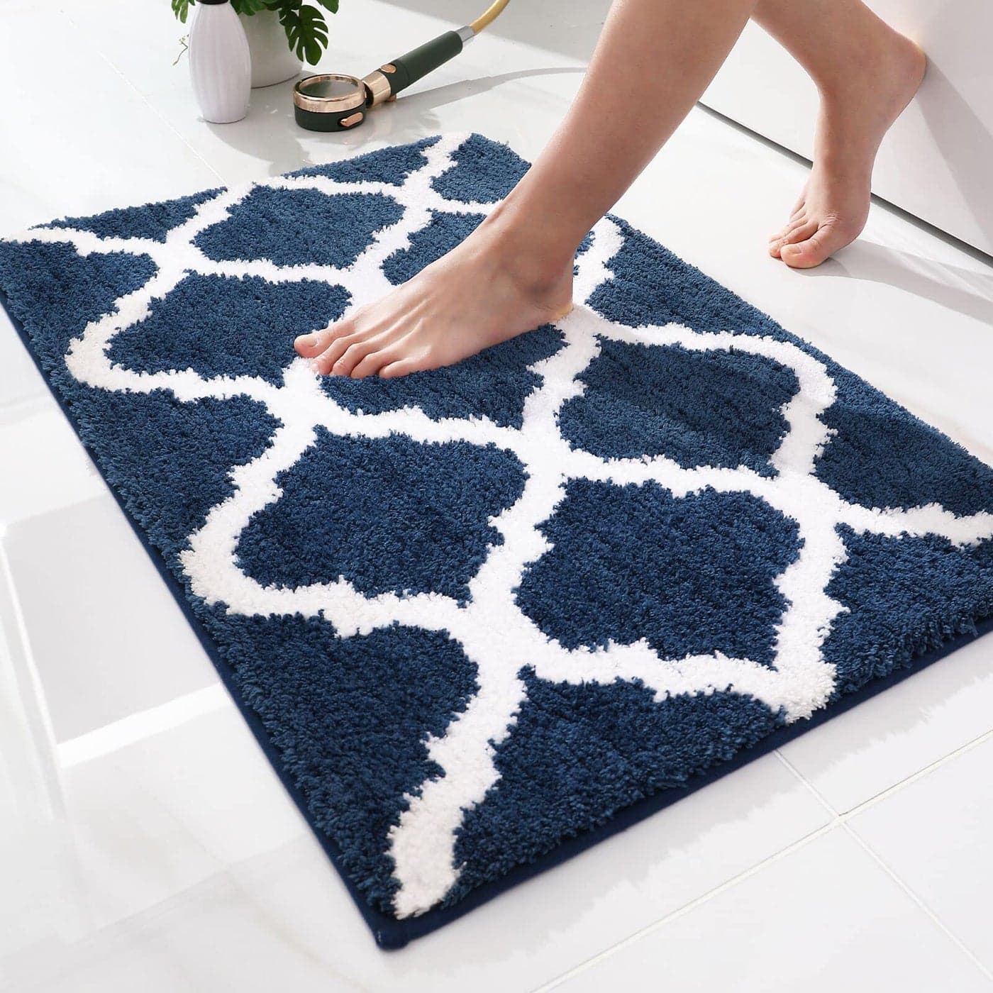 OLANLY Bathroom Rugs 24x16 Soft and Absorbent Microfiber Bath Rugs NonSlip Shaggy Shower Carpet Machine Wash Dry Bath Mats for Bathroom Floor Tub and Shower Navy