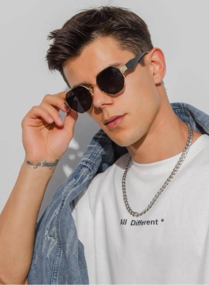 Men’s Sunglasses With A Gold Elegant Frame