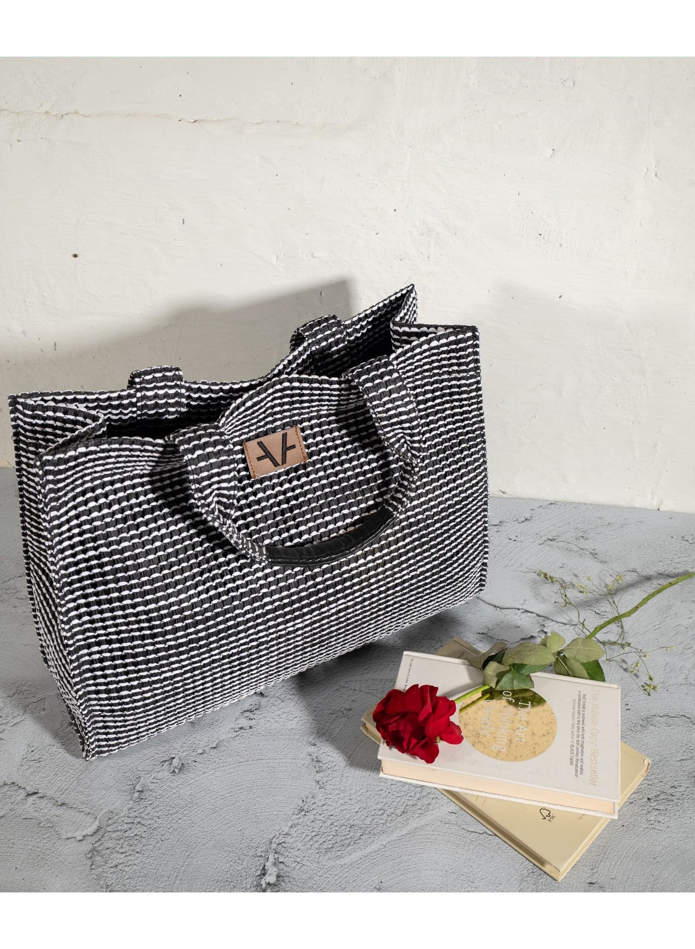 Handwoven Minimalist Monochrome Mosaic Carry All Raffia Black Everyday Tote Bag Durable Eco-Weave