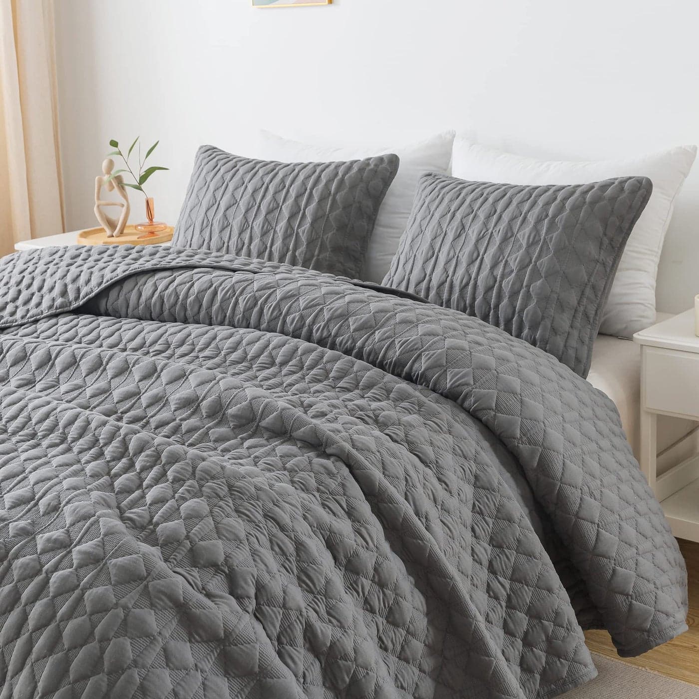 WDCOZY Oversized California Cal King Size Quilt Bedding Sets with Pillow Shams Dark Grey Lightweight Soft Bedspread Coverlet Bed Cover All Season Spring Summer 3 Pieces 116x106 inches