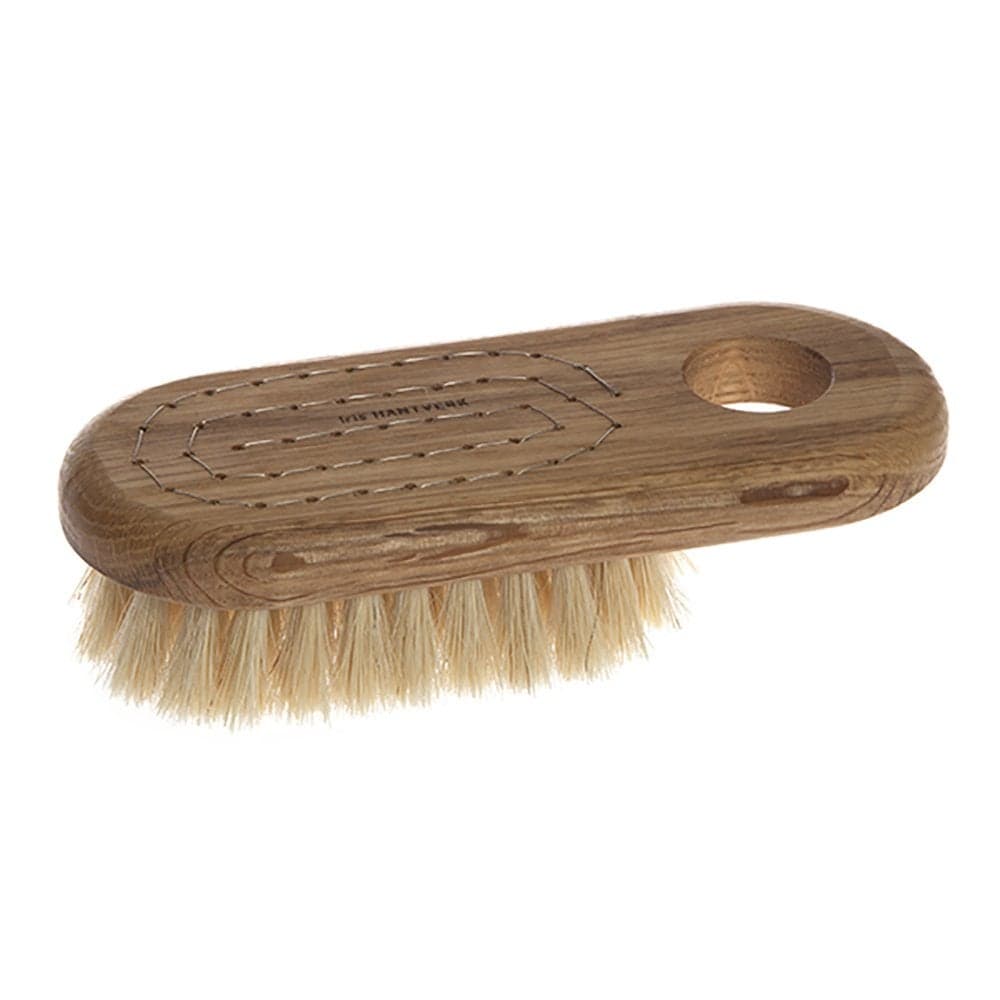 Iris Hantverk Lovisa Oak and HorsehairTampico Bath Brush