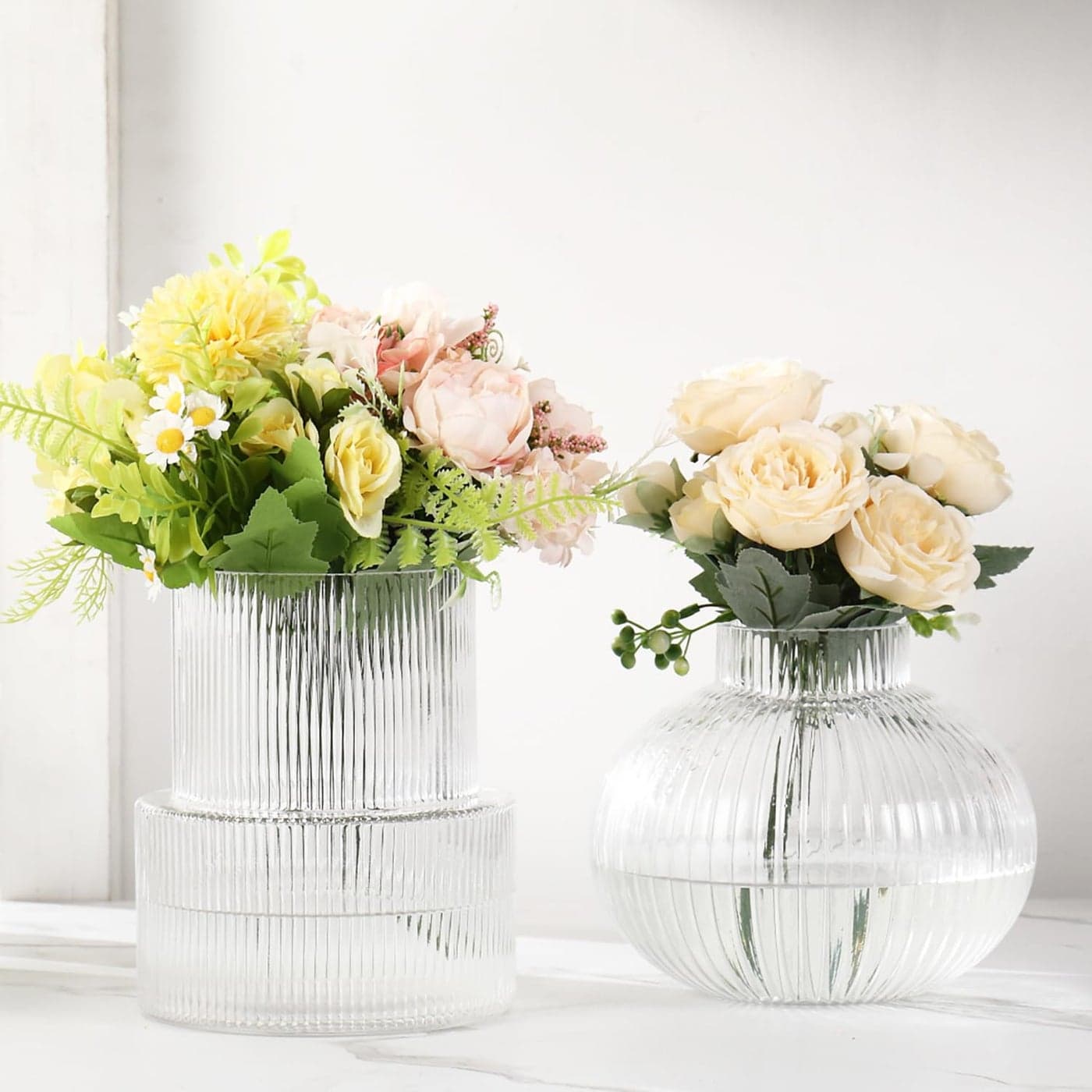 YANWE1 Ribbed Glass Vases Set of 2 Fluted Vases for Flowers Clear Glass Vase for Tulips Modern Vase for Living Room Kitchen Office Entryway Mantle Bookshelf Wedding Gifts Birthday