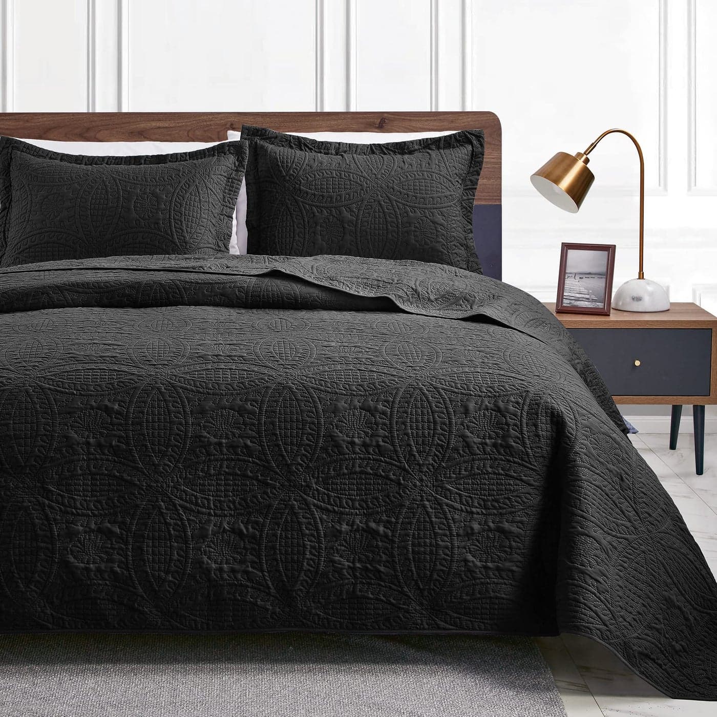 Loves cabin Quilts for Queen Bed Black Bedspreads Soft Bed Fall Lightweight Bedspread Comforter Modern Style Coin Pattern Coverlet for All Season 3 Pieces 1 Quilt 2 Pillow Shams