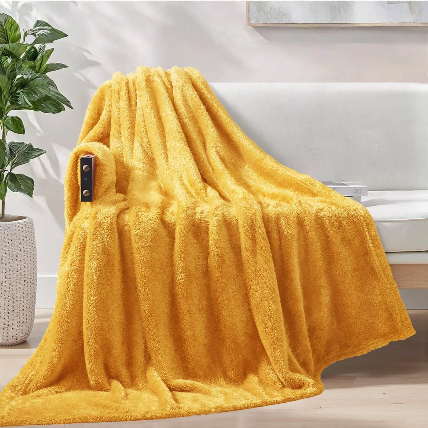 Exclusivo Mezcla Plush Fuzzy Fleece Throw Blanket Extra Large Super Soft Fluffy and Warm Blankets for Couch Bed Suitable for All Seasons 50x70 Inches Mustard Yellow
