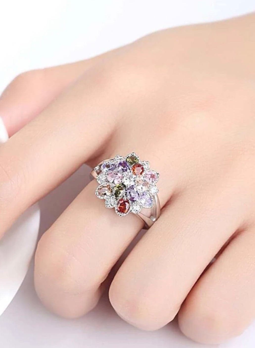 Elegant Silver plated Cubic Zirconia Ring Size 7