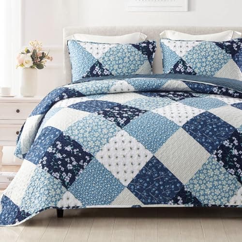 Exclusivo Mezcla Reversible Boho Quilts Twin Size, Blue Soft Bedspreads Lightweight Coverlet All Season Patchwork Quilt Bedding Set with Printed Floral Pattern (1 Quilt, 1 Pillow Sham)