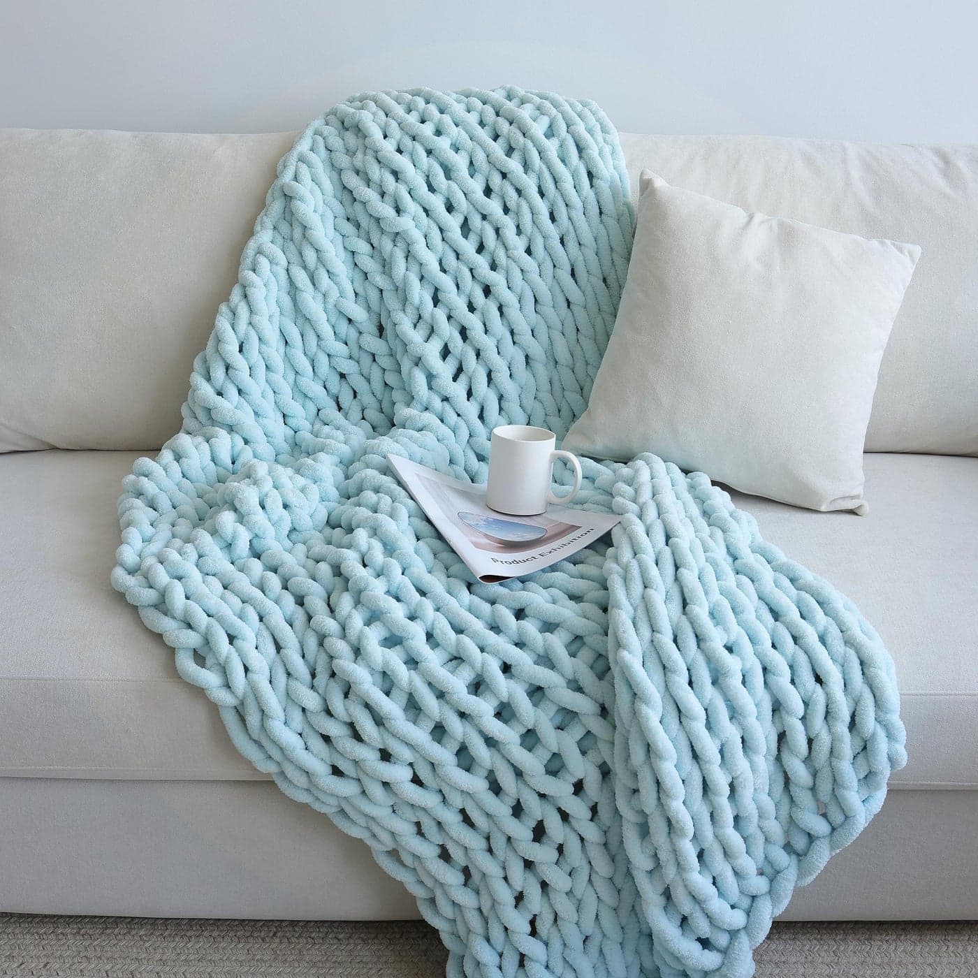 Maetoow Chenille Chunky Knit Blanket Throw 5060 Inch Handmade Warm Cozy Blanket Couch Bed Home Decor Soft Breathable Fleece Banket Christmas Thick and Giant Yarn Throws Baby Blue