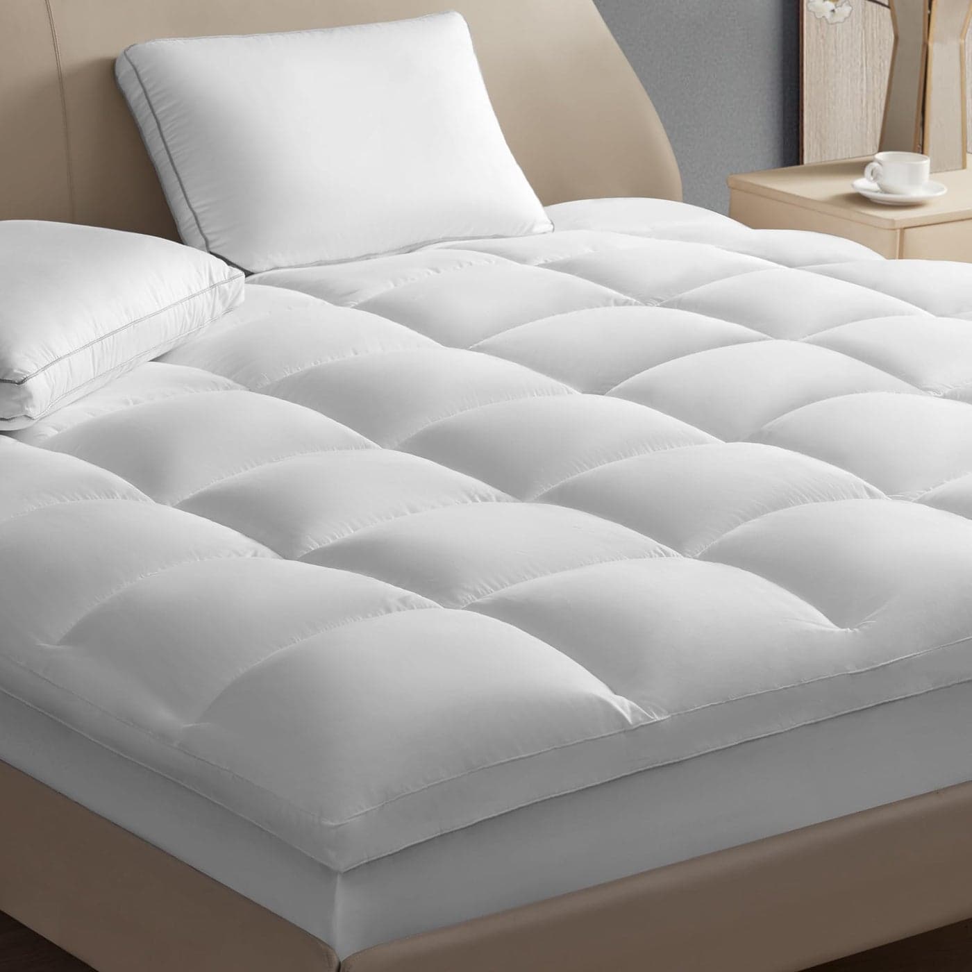 Hotel Grand Pillow Top Mattress Topper King Size Waterproof Mattress Protector Quilted Fitted Mattress Pad Cover with 820 Inch Deep Pocket Down Alternative Fill 78x80 inch White