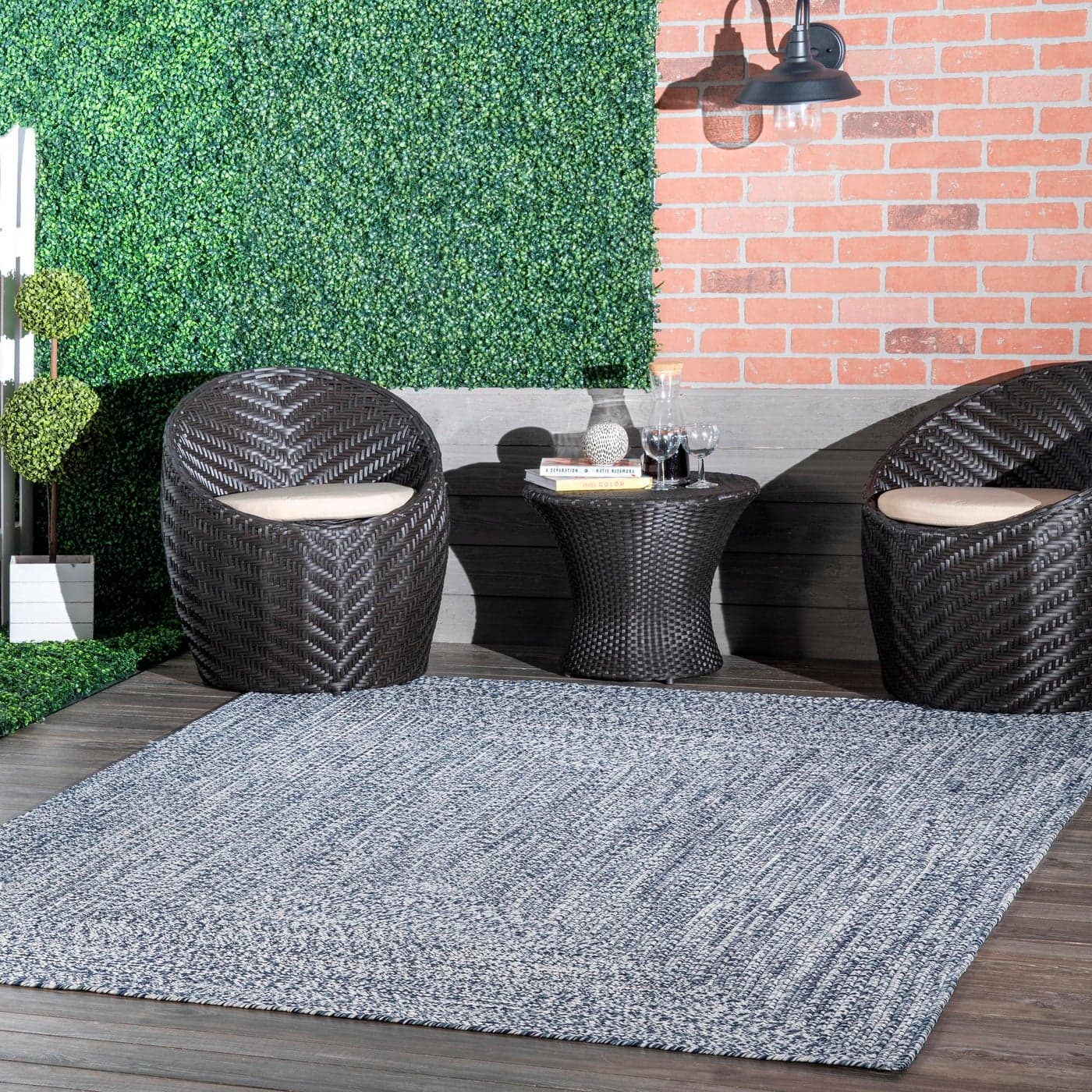 nuLOOM 2 x 3 Solid Hand Braided IndoorOutdoor Area Rug PetFriendly High Traffic Weather Resistant for Patio Balcony Bedroom Living Room Dining Room Wynn Navy