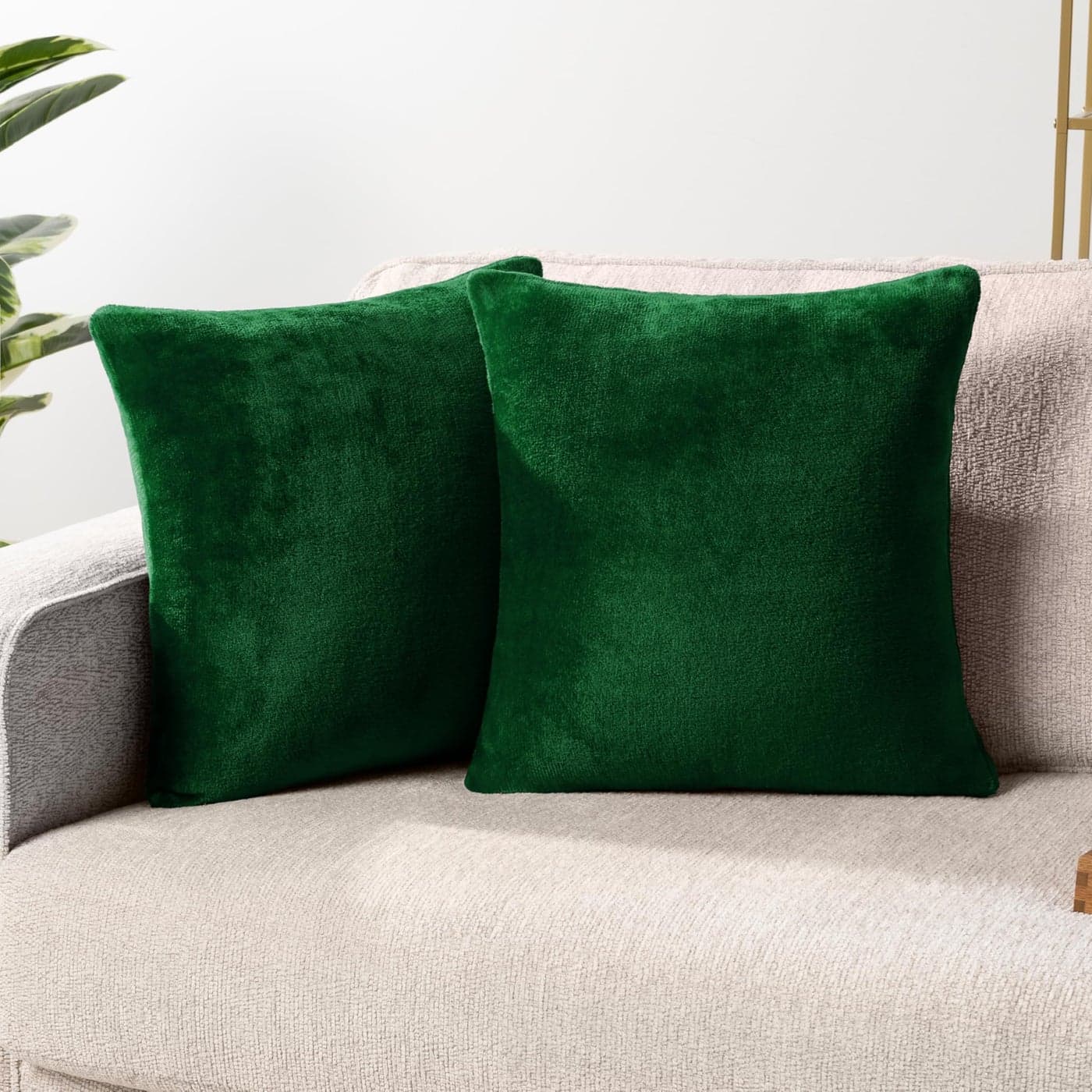 PAVILIA Emerald Green Throw Pillow Covers 20x20 Set of 2 Decorative Pillow Cases for Bed Sofa Couch Boho Aesthetic Accent Decor Cushion Bedroom Living Room Velvet Square Euro Sham Cover Dark Green