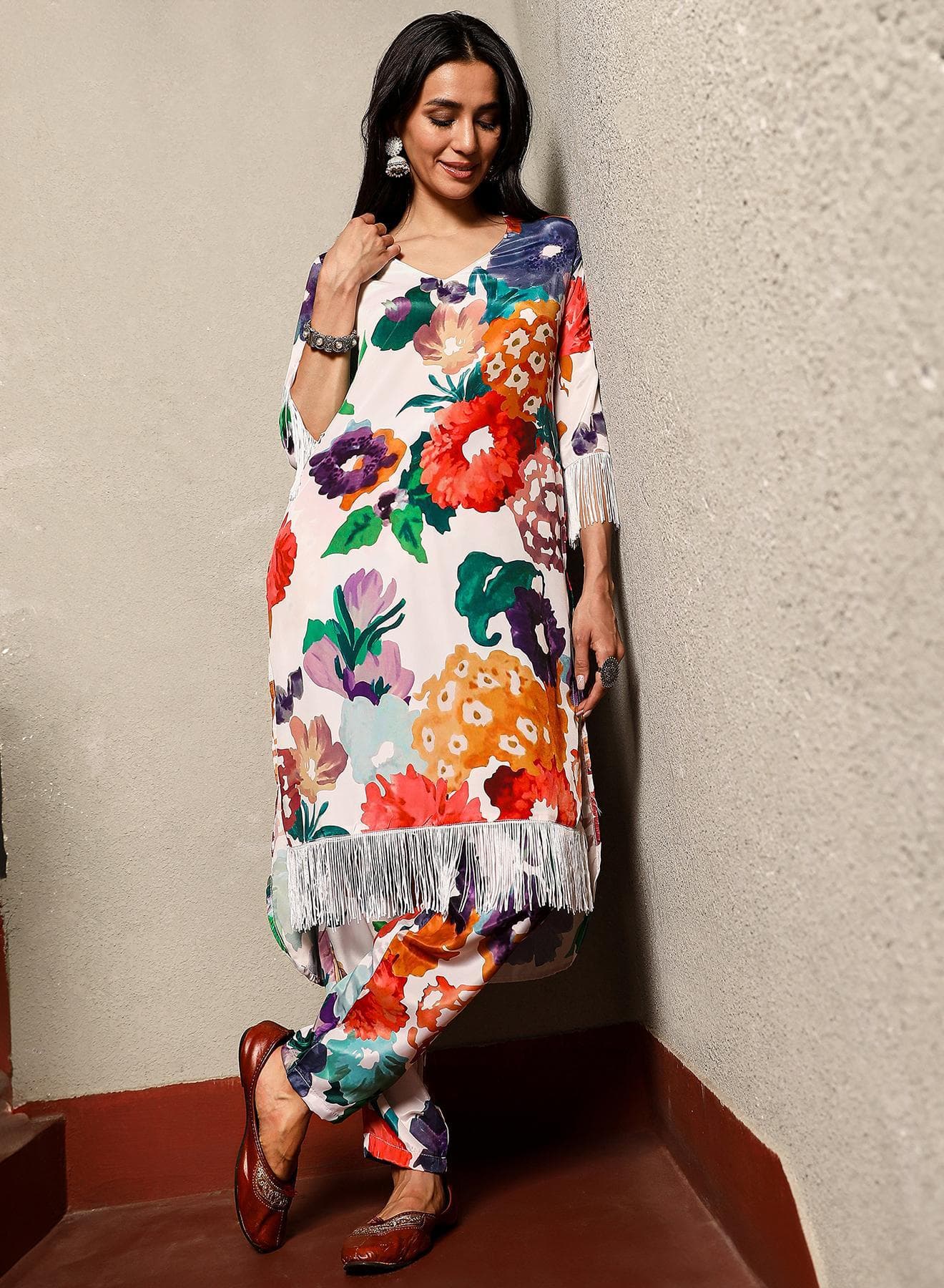 Women's Powder White Botanical Cluster Kurti With Trousers