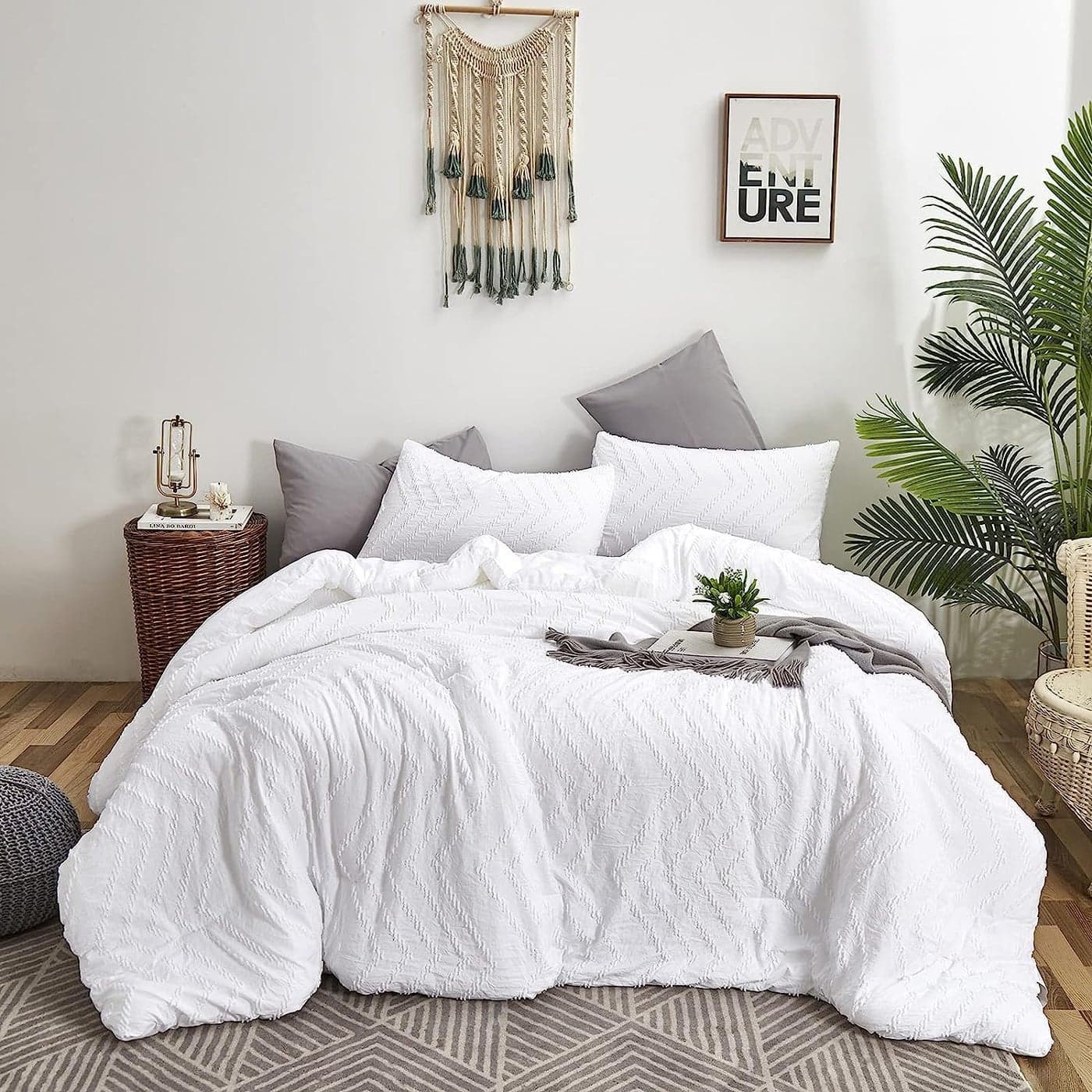 Houseri Jacquard White Comforter Boho Shabby Chic Bedding Sets All White Tufted Comforters Sets King for Women Men Teens Plain White Farmhouse Quilts