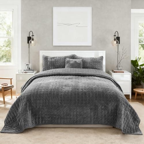 COCOPLOCEUS Quilt Set Oversized King Size 120x128 Luxurious Velvet Bedding Sets with 2 Pillow Shams 20x36 3 Pieces Ultra Soft Quilted Bedspread Coverlet Comforter for All Season,Gray