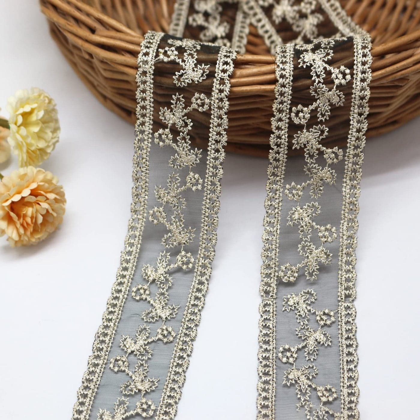 FQTANJU 10 Yards Lace Trim Ribbon Sewing Lace with Gold Thread Embroidery Trim for Sewing Making DIY Craft Clothing Gift Wrapping and Bridal Wedding Decorations Black