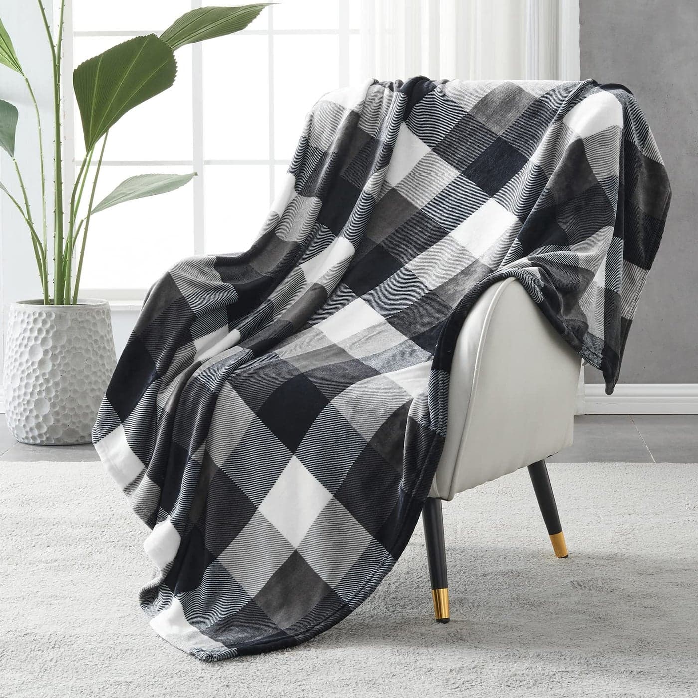 SOCHOW Buffalo Plaid Flannel Fleece Throw Blanket 60 x 80 Inches Soft Lightweight Cozy All Season BlackWhite Checkered Blanket for Bed Couch Car