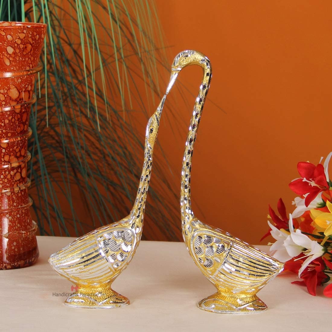 Handicrafts Paradise Aluminium Kissing Swan/Duck Home Decor Showpiece Golden Pair 10.5 inch