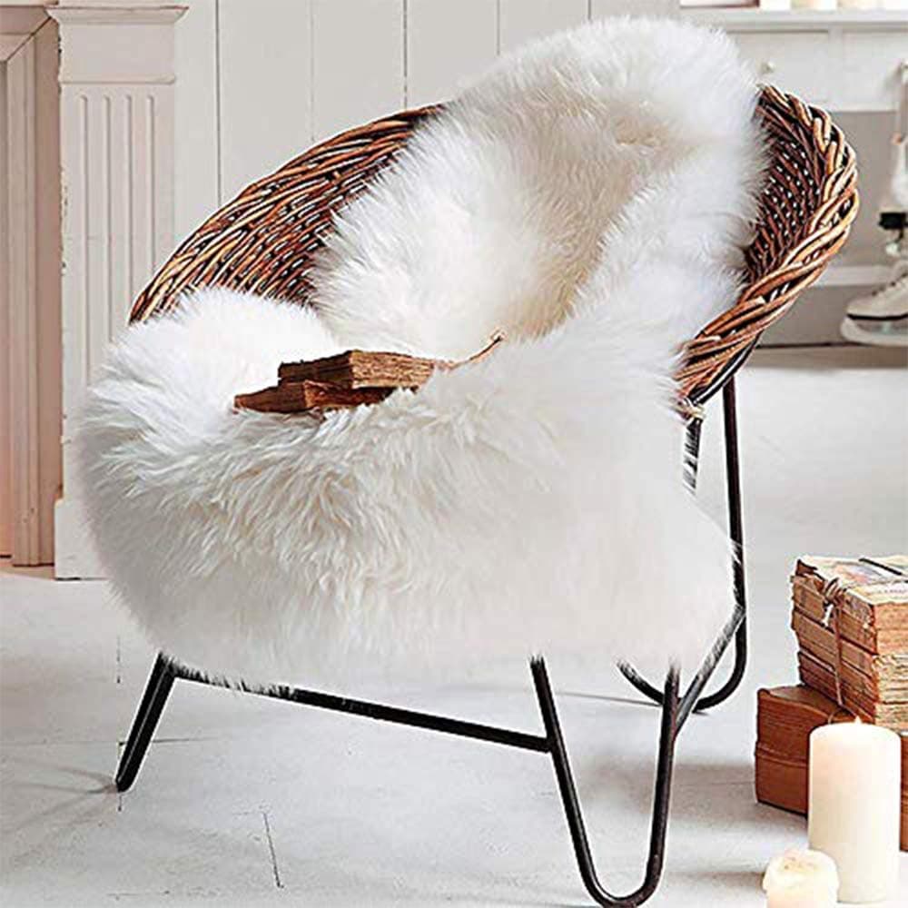LOCHAS Deluxe Super Soft Fluffy Shaggy Home Decor Faux Sheepskin Rug for Bedroom Floor Sofa Chair Chair Cover Seat Pad Couch Pad Area Carpet 2ft x 3ft Ivory White