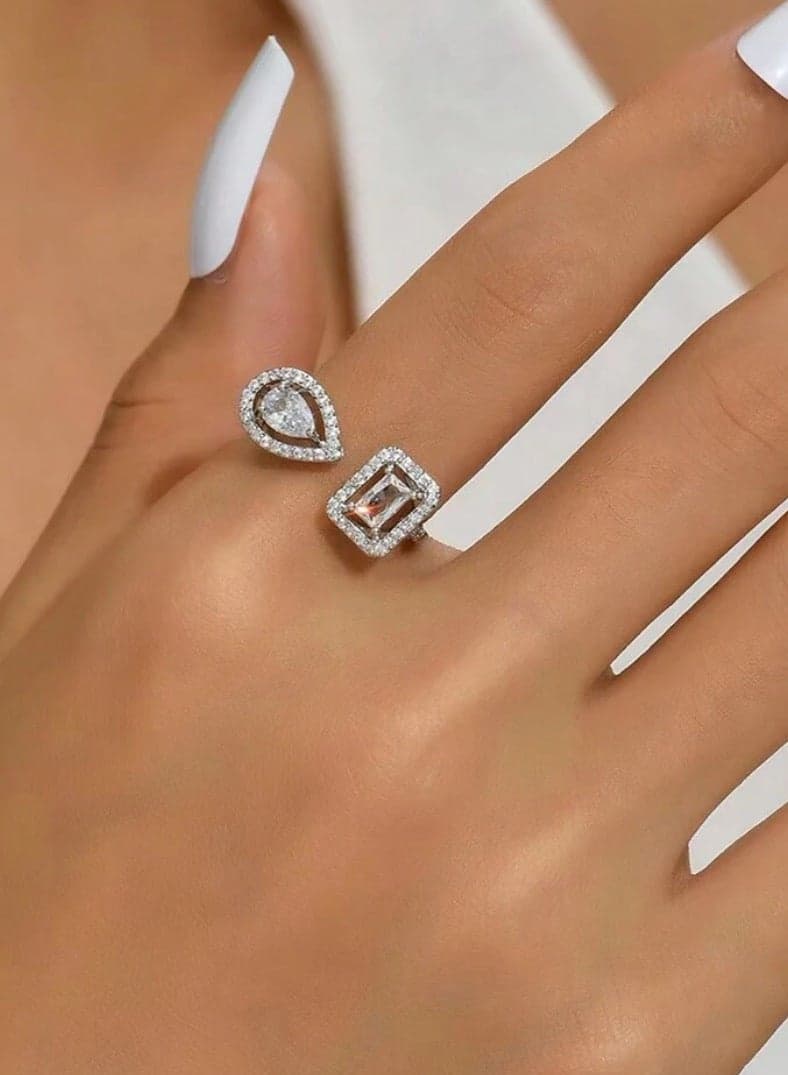 Luxury Elegant Silver Plated Ring For Women Inlaid With High Quality Of Zirconia One Size