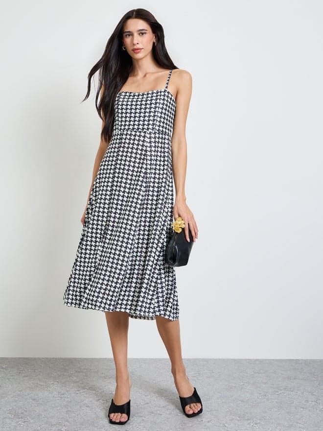 Styli Black Houndstooth Pattern A-Line Midi Dress — L