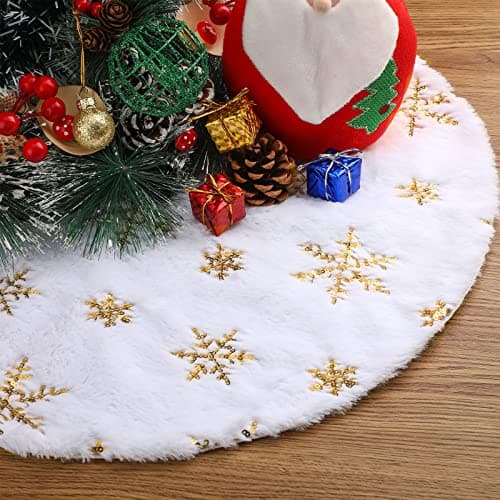Skylety Christmas Tree Skirt Mat 18inch White Mini Christmas Tree Skirt with Gold Snowflake Pattern for Xmas Holiday Party Decorations Home Fireplace Tabletop OrnamentsSnowflakeWhite