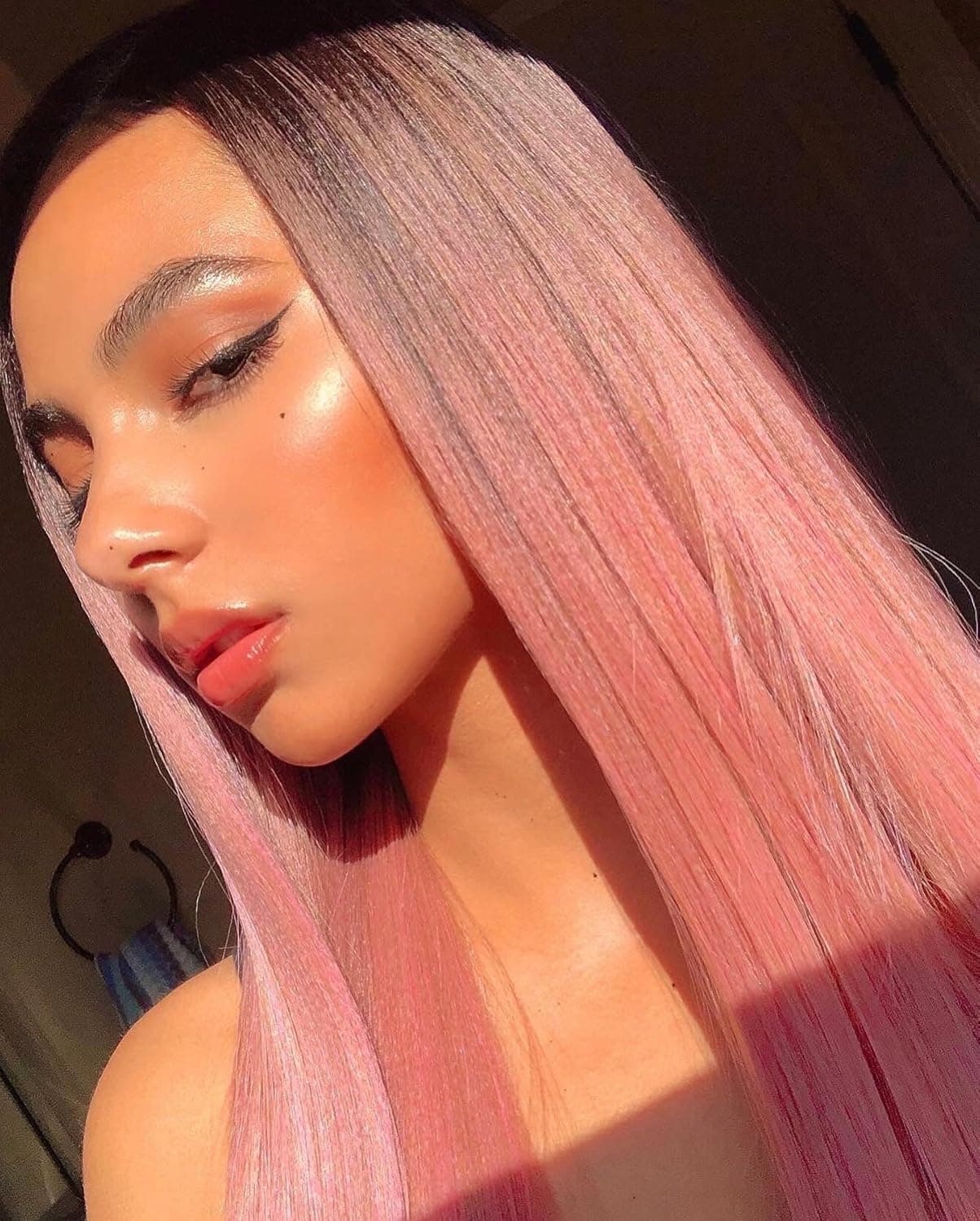 XTRESS 28 Inch Straight Hair Ombre Pink Long Silk Straight Wig for Women Synthetic Wig Halloween Party Or Daily Use Wig Ombre Pink