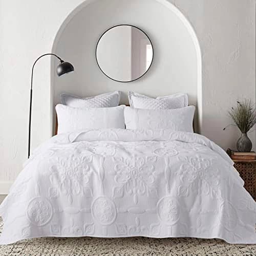 B2EVER White Damask Quilt Queen Size Bedding Sets with 2 Pillow Shams, Boho Bedspread Lightweight Soft Farmhouse Vintage Bohemian Coverlet Retro Jacquard Pattern Bed Cover for All Season, 3 Pieces