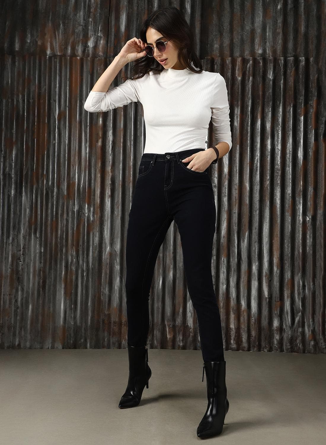 Women's Grey Cotton Blend Solid Jeans