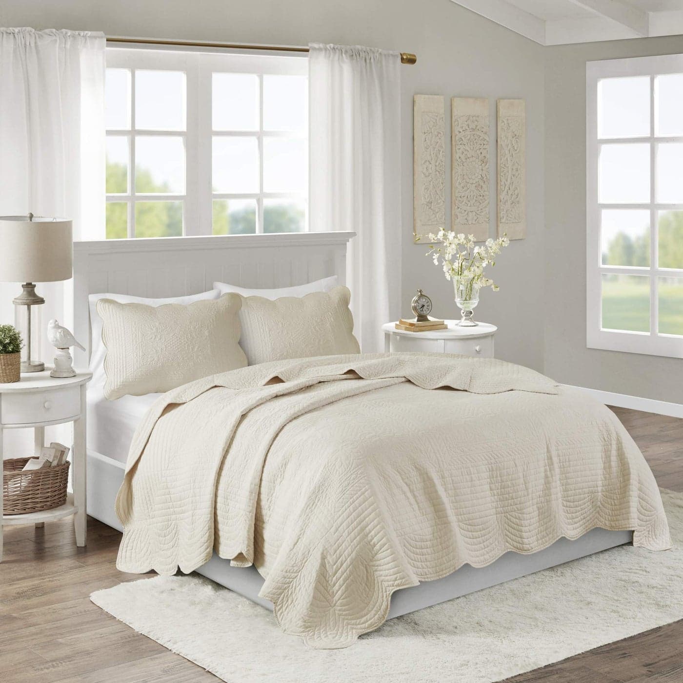 Madison Park Tuscany Quilt SetCasual Damask Stitching Design Lightweight Coverlet Bedspread Bedding Shams KingCal King108x96 Medallion Cream 3 Piece